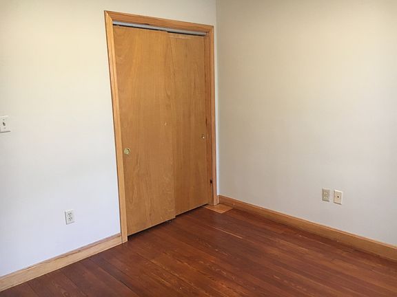 5th image of 68 Maverick St #2