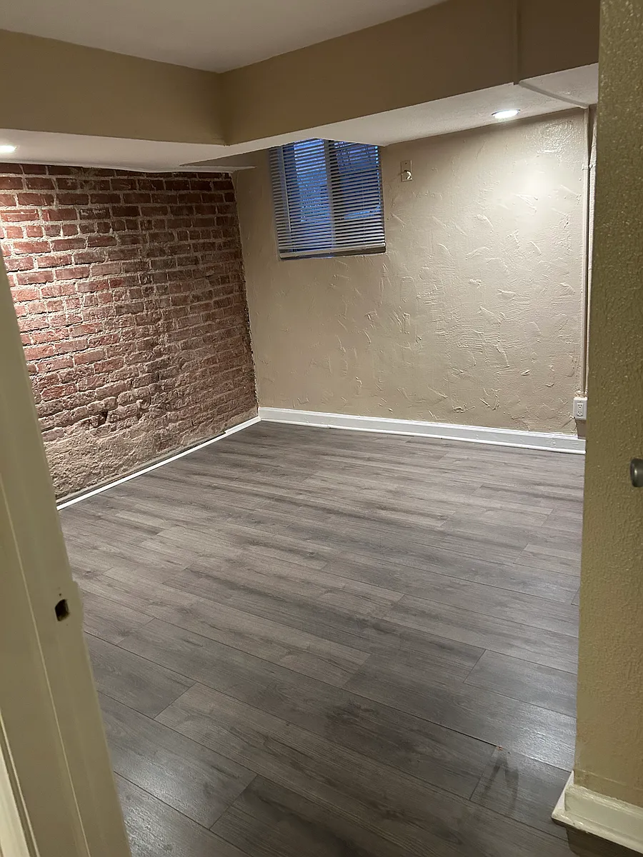 Building Photo - 1483 Milwaukee St #6