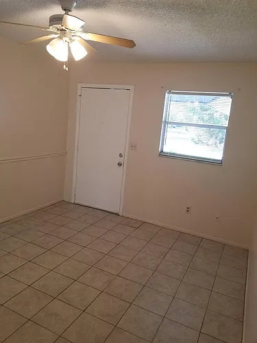 600 Saint Petersburg Dr W Photo 1
