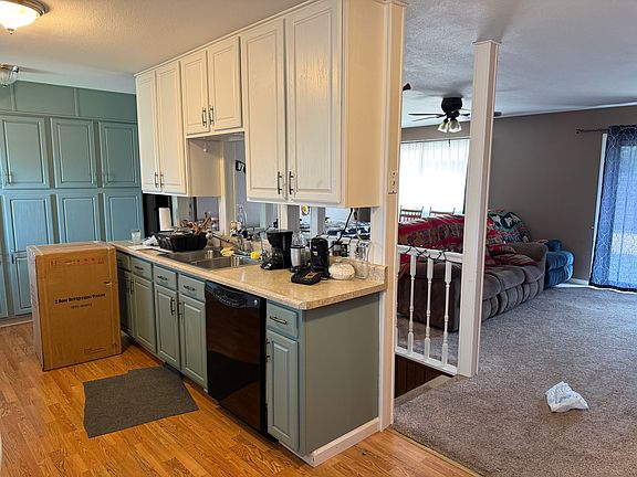 3rd image of 715 E 8th St