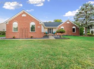13708 Monarch Dr, South Lyon, MI
