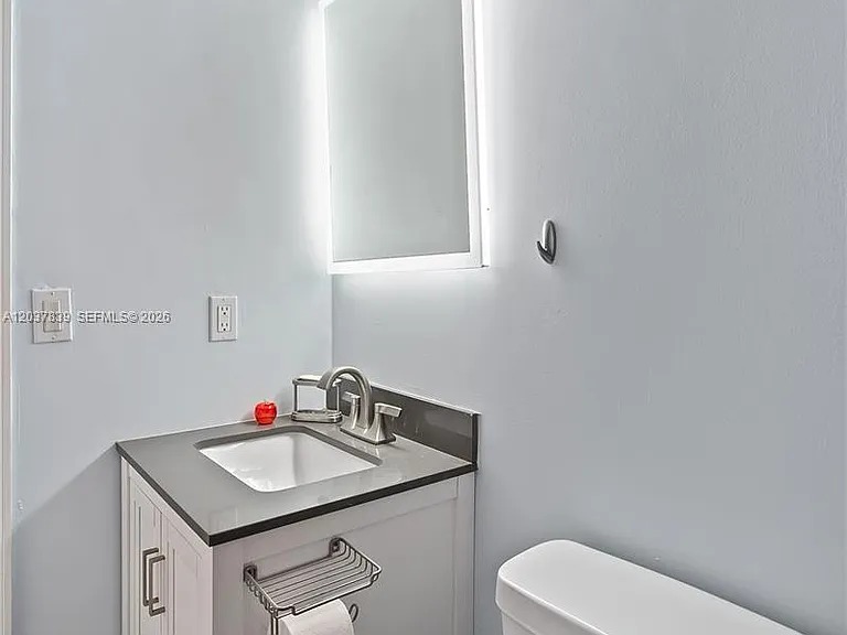 644 SW 7th Ct — Photo 35