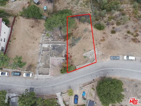 9477 Reverie Rd, Tujunga, CA 91042