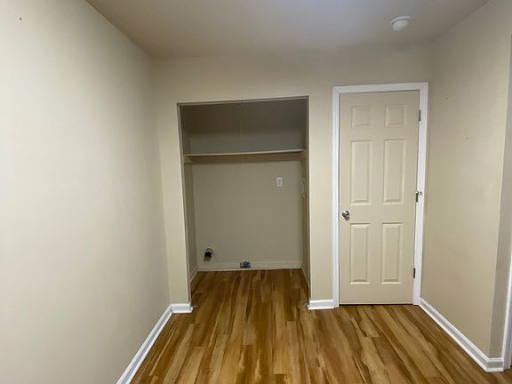 5th image of 701 E Oak St #1