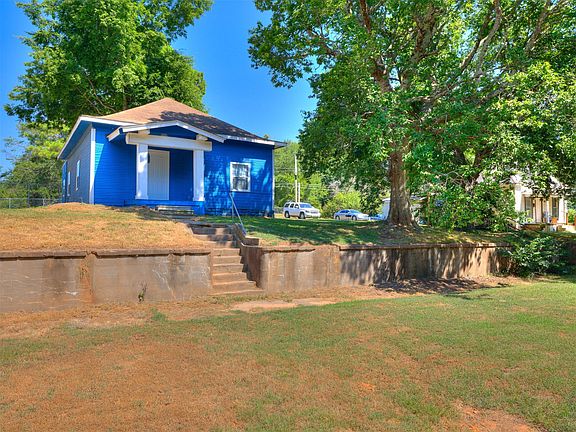 3rd image of 631 S Seminole Ave