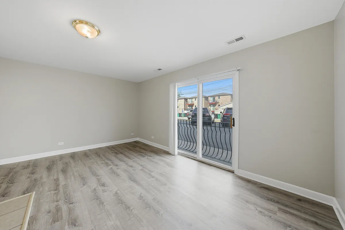 Building Photo - 3423 Ridgeland Ave #102