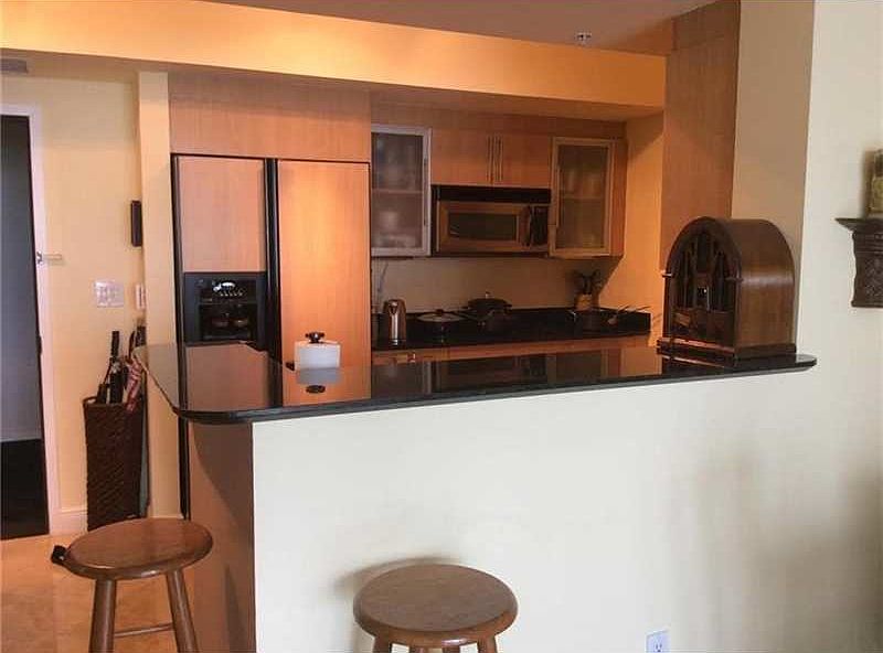 1st image of 325 Biscayne Blvd #1421