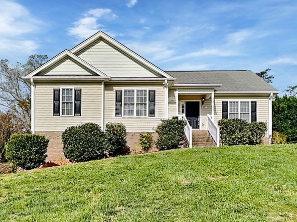 9520 Oakbrook Rdg, Rural Hall, NC 27045