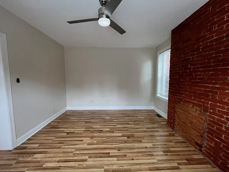 211 Amber St #1 — Photo 9