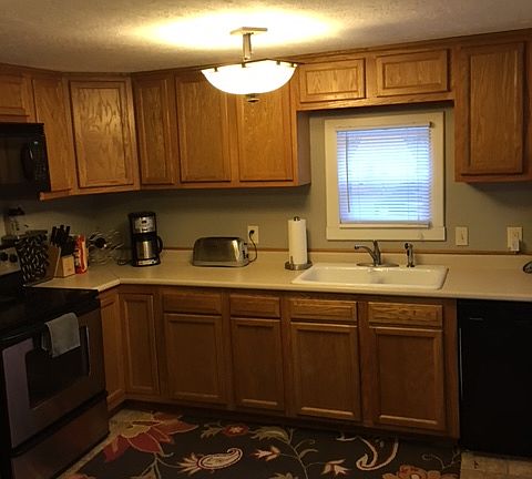 5th image of 935 13th St SE