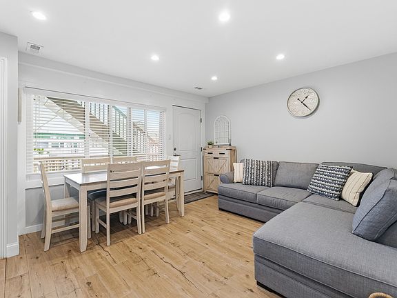 3rd image of 406-10 E Monterey Ave #209