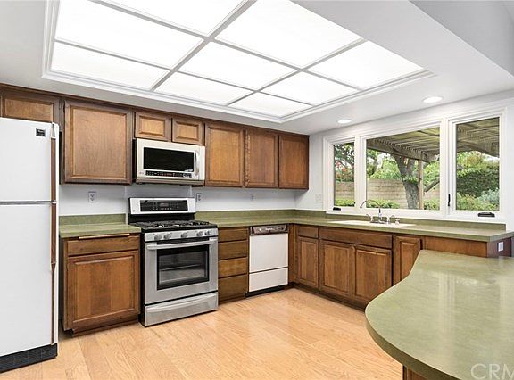 5th image of 2333 Richdale Ave