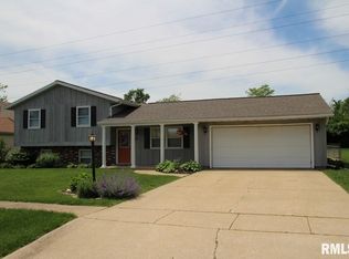6 Greendale Curv, Washington, IL 61571