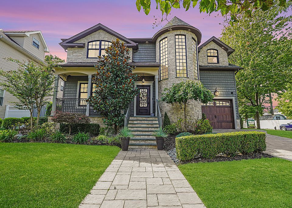 1st image of 264 Winchester Ave