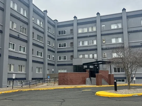 285 Plain St APT 204, Brockton, MA 02302