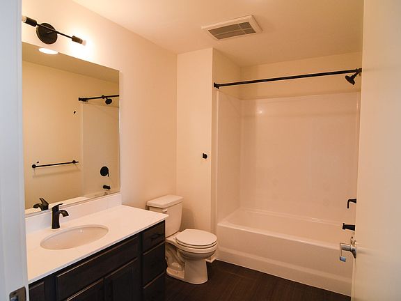 4th image of 814 Main St #1-301