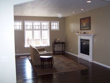 4th image of 9175 Golf Port Dr