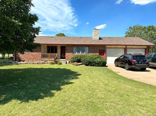 207 E 9th St, Minneapolis, KS 67467