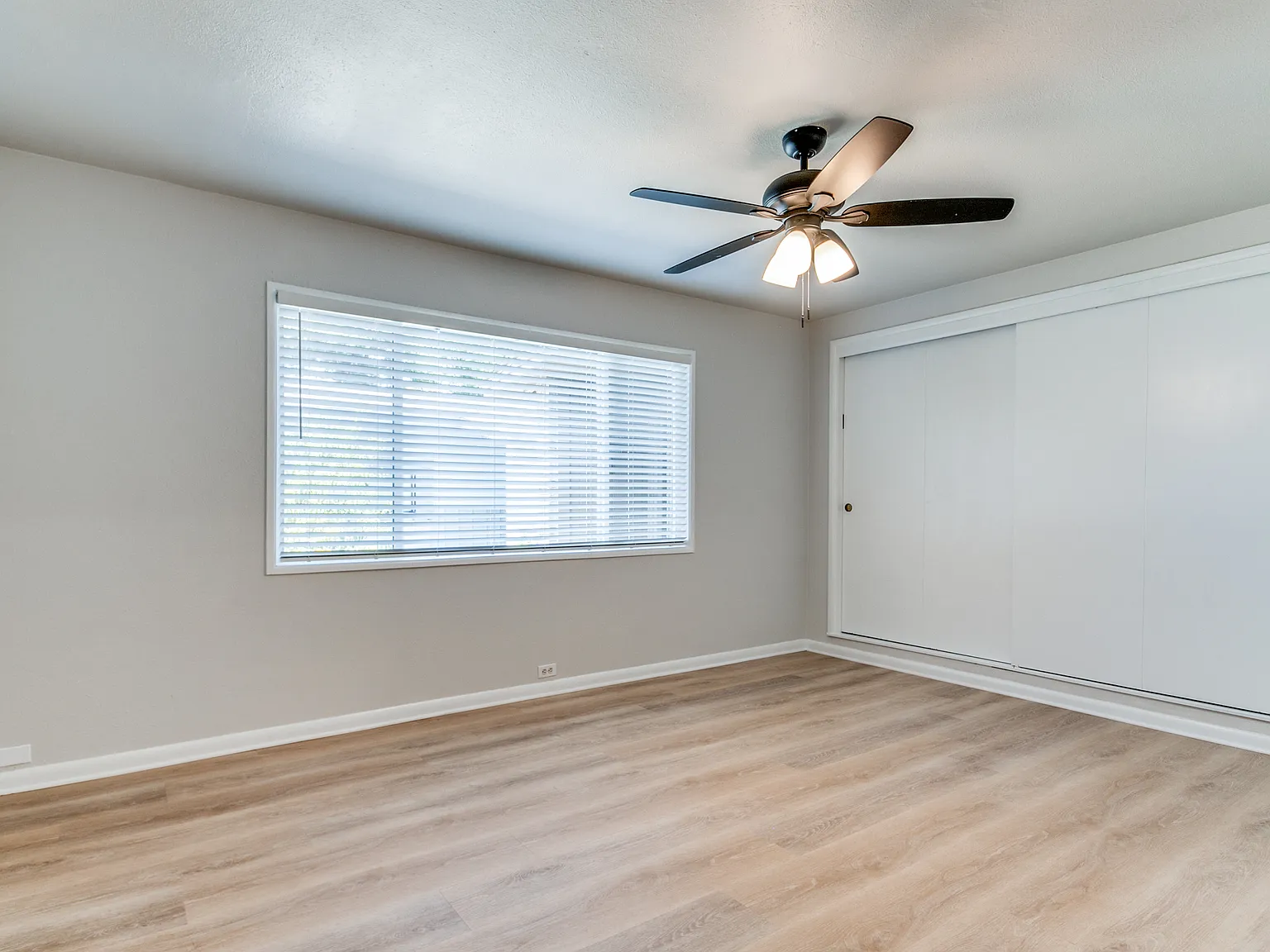 2 bed, 886 sqft, $1,795 — Photo 4