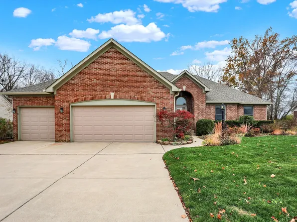 7945 Meadow Bend Dr, Indianapolis, IN 46259
