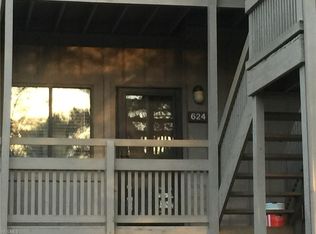 624 Meredith Ln, Cuyahoga Falls, OH 44223