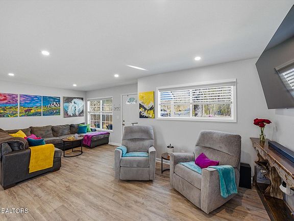 4th image of 7831 Rollen Rd