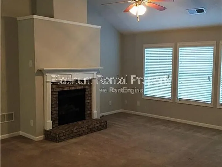 3860 Village Main St — Photo 5