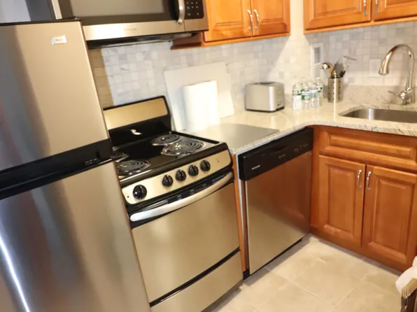 19 Winchester St APT 708, Brookline, MA 02446