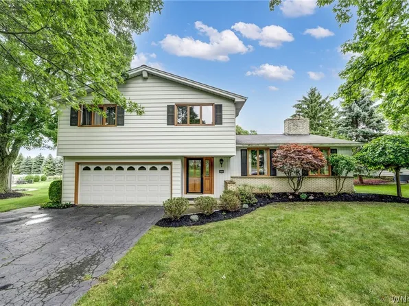 9160 Hillview Dr, Clarence, NY 14031