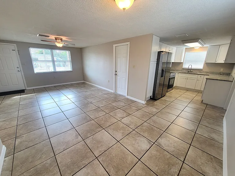 7335 Castanea Dr — Photo 10