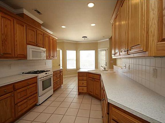 4th image of 5608 S 43rd St