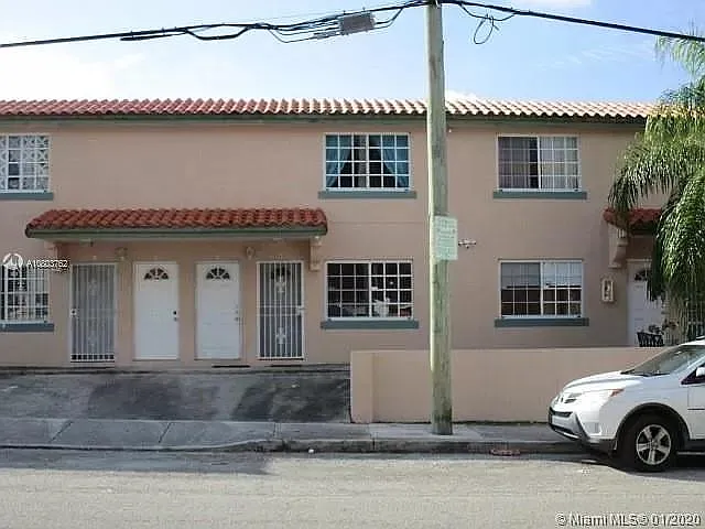 1403 NW 1st St — Photo 2