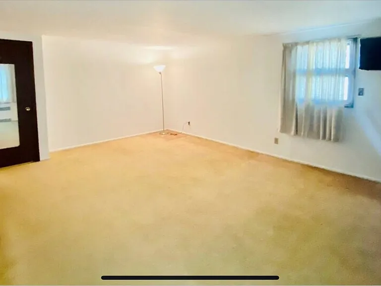 80-47 Chevy Chase St — Photo 10