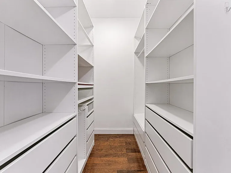 6884 Julia Gardens Dr — Photo 33