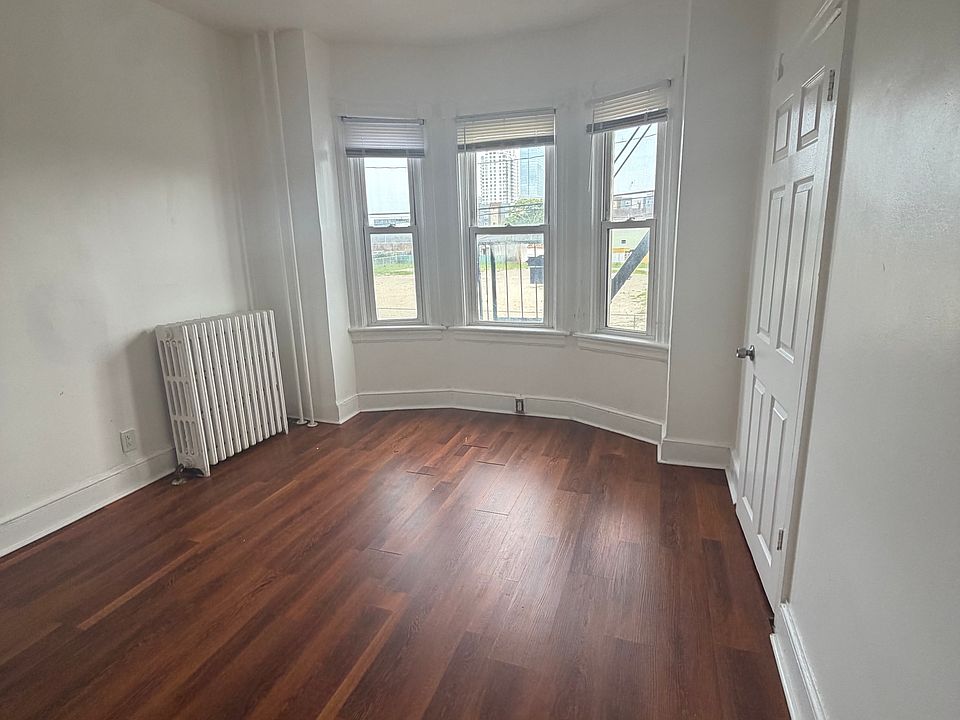 1st image of 633 Arctic Ave #A3
