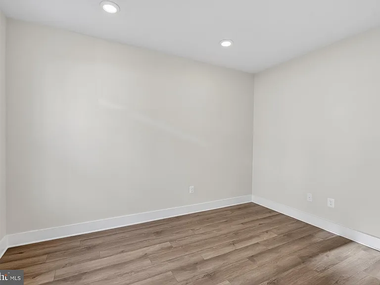 2507 Light St — Photo 38