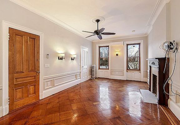 5th image of 121 Prospect Park W #2