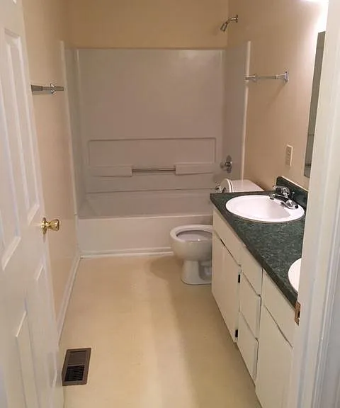 1003 Berkeley St — Photo 6