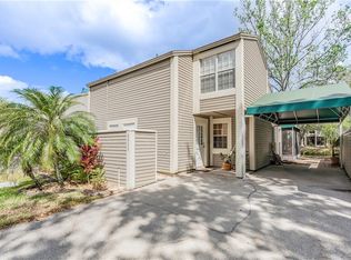 6925 Lake Place Ct, Tampa, FL 33634