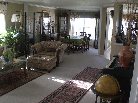 4th image of 811 Camelback Dr