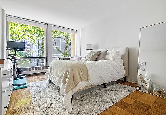 4th image of 343 E 30th St APT 1P