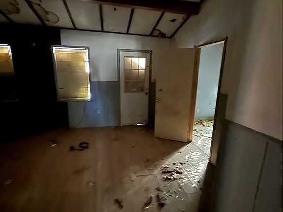 3rd image of 428 Center St