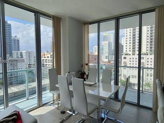 5th image of 1111 SW 1st Ave APT 1425