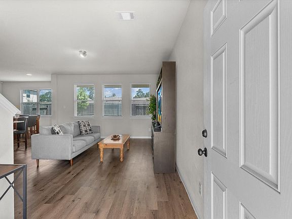 4th image of 3327 Tavo Ridge Dr