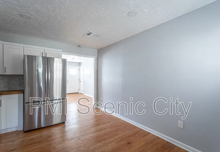2508 Woodfin Ave — Photo 10
