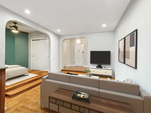 225 West 25th Street image 2 of 5