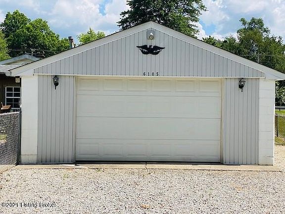 4th image of 6105 Count Turf Dr