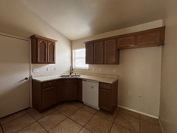 5th image of 12300 Tierra Alamo Dr
