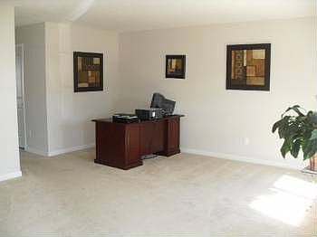 5th image of 576 Herrogate Sq