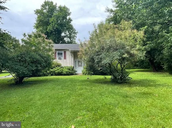 2002 E Cedarville Rd, Pottstown, PA 19465